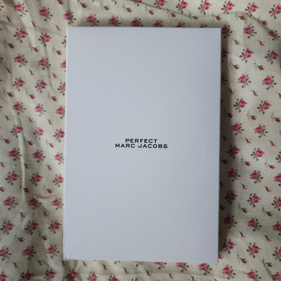 Perfect by Marc Jacobs soft notebook - Picture 2 of 5
